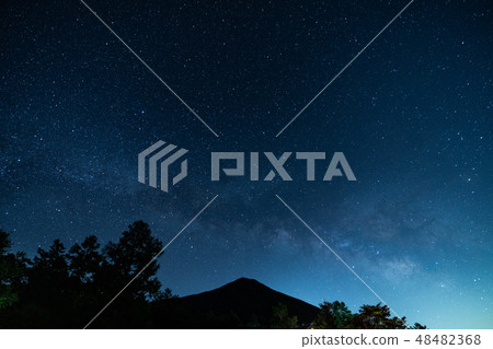 Starry sky seen from Senjogahara, Tochigi Prefecture 48482368