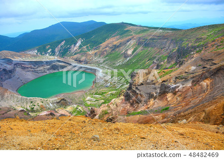 從東北的避難小屋附近，藏王，藏王和騎馬，尋找Katidake-dake和一個鍋（2） 48482469