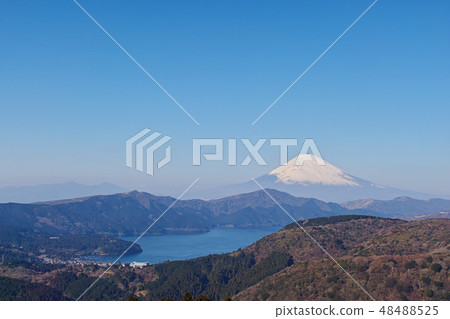 [Hakone] Lake Ashi and Mt. Fuji copy space seen from Mt. 48488525