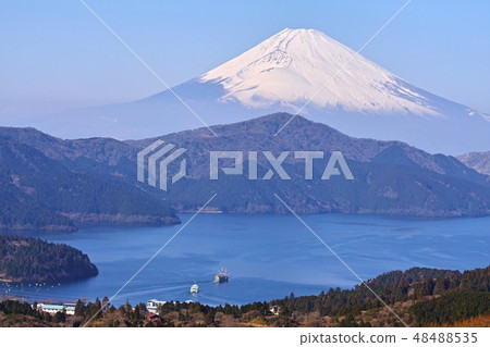 [Hakone] Lake Ashi and Mt. Fuji seen from Mt. 48488535