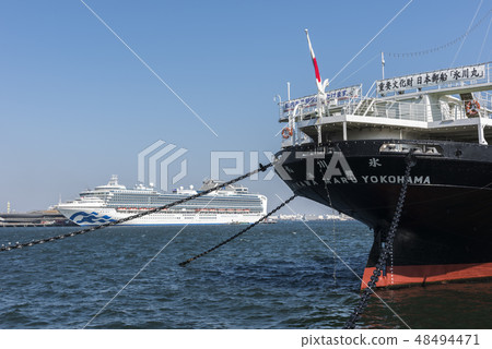 Yokohama Minato-ku Diamond Princess Anchored at the Bridge and Hikawa Maru Yokohama Minato-ku Diamond Princess Anchored at the Bridge and Hikawa Maru 48494471