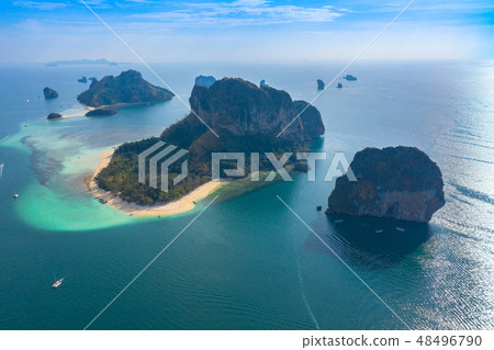 Strait of the Poda island and Ma Tang Ming island Strait of the Poda island and Ma Tang Ming island 48496790