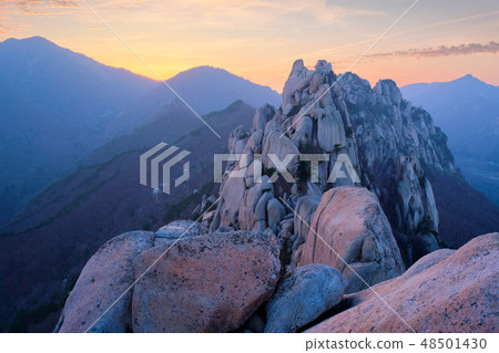 View from Ulsanbawi rock peak on sunset. Seoraksan National Park, South Corea View from Ulsanbawi rock peak on sunset. Seoraksan National Park, South Corea 48501430