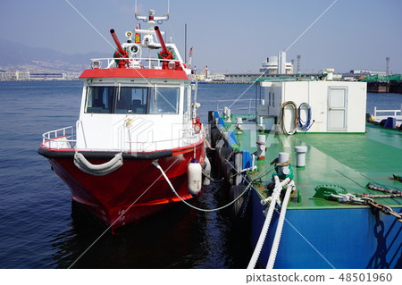 Fire engines, ships for fire fighting activities 48501960