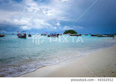 Tropical beach in Koh Lipe, Thailand Tropical beach in Koh Lipe, Thailand 48502652