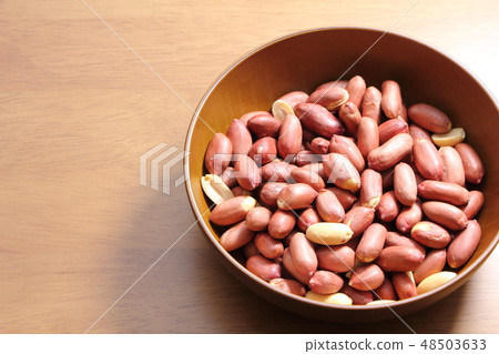 Peanut with thin skin. Peanut with thin skin. 48503633