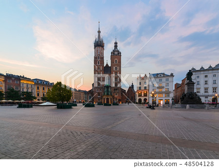 Rynek Glowny - The main square of Krakow Rynek Glowny - The main square of Krakow 48504128