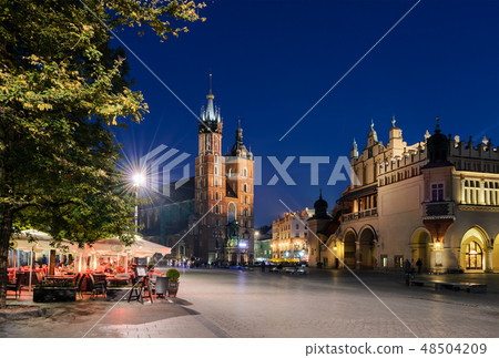 Cafe on Rynek Glowny Square in Krakow Cafe on Rynek Glowny Square in Krakow 48504209