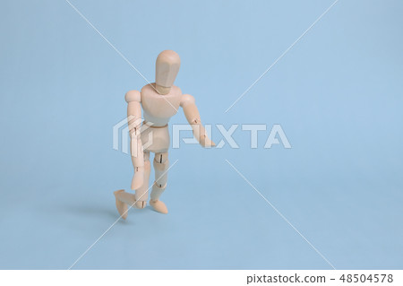 似乎落下的木娃娃 似乎落下的木娃娃 48504578