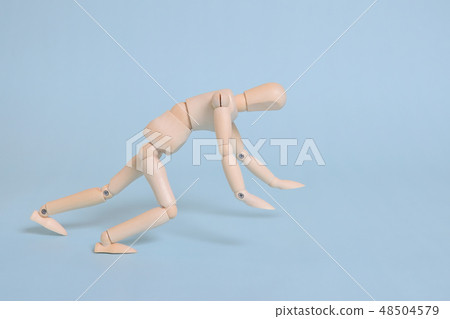 似乎落下的木娃娃 48504579