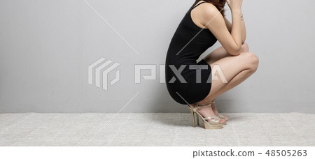 Posing sexy women 48505263