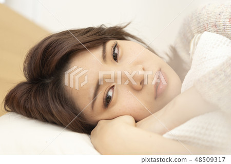 Young lady relaxing lifestyle holiday cheeks Young lady relaxing lifestyle holiday cheeks 48509317