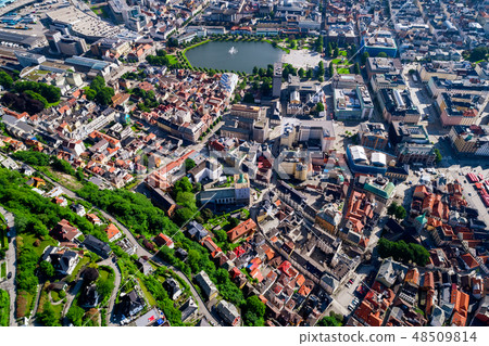 Bergen is a city and municipality in Hordaland 48509814