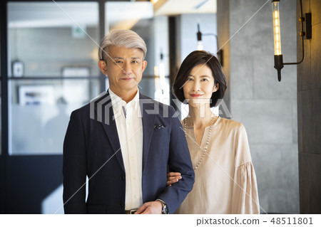A middle couple who enjoys dating A middle couple who enjoys dating 48511801