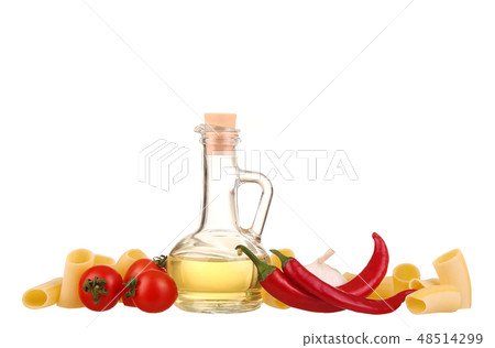 Pasta, tomatoes, basil and garlic.  48514299