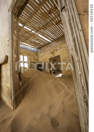 Sand has invaded and taken over these rooms in Kolmanskoppe 48516438