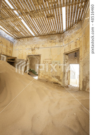 Sand has invaded and taken over these rooms in Kolmanskoppe 48516460