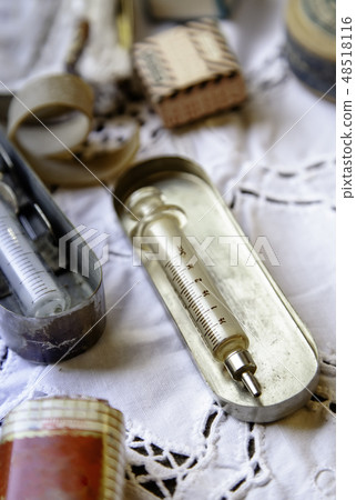 Old medical syringe Old medical syringe 48518116