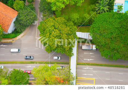 Traffic on green street, Singapore Traffic on green street, Singapore 48518281