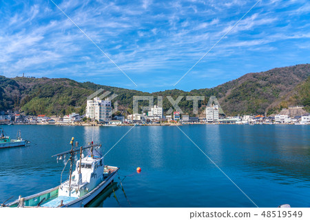 從Mihoseki港口堤岸看到的街道 48519549