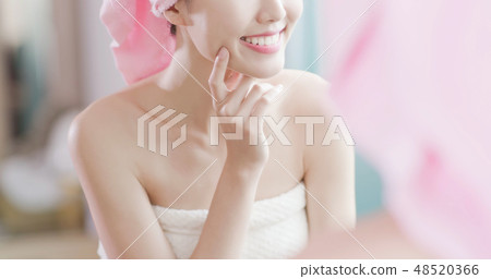 woman look her teeth woman look her teeth 48520366