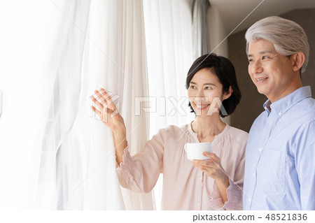 中間夫婦生活方式圖像 48521836
