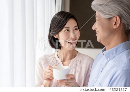 Middle couple lifestyle image Middle couple lifestyle image 48521837