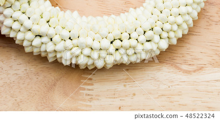 Many Malai off white rak flower in round blossom 48522324
