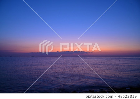 Scenery of Osaka bay before dawn 48522819