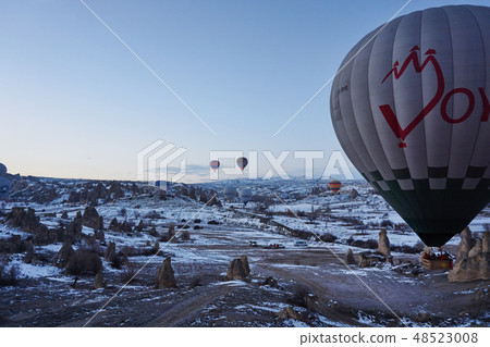 Ballooning, Cappadocia, Turkey Ballooning, Cappadocia, Turkey 48523008