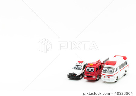 警車用眼球密封，救護車和消防車：搖頭眼的急救車 48523804