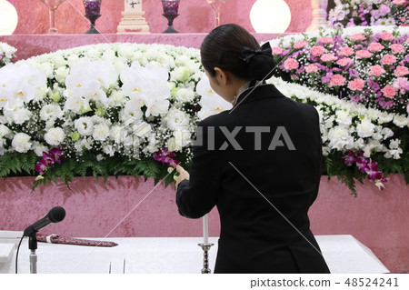 儀式小姐 48524241