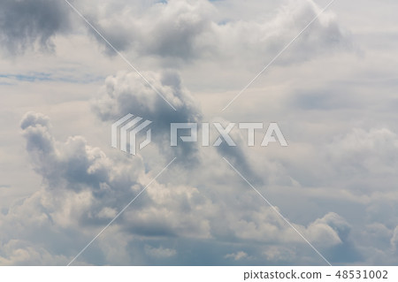 Dramatic summer sky with clouds 48531002