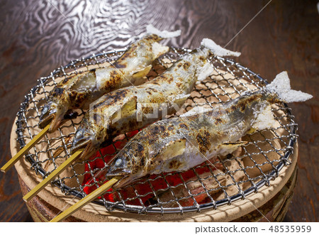 Salt-grilling of sweetfish - charcoal - charcoal 48535959