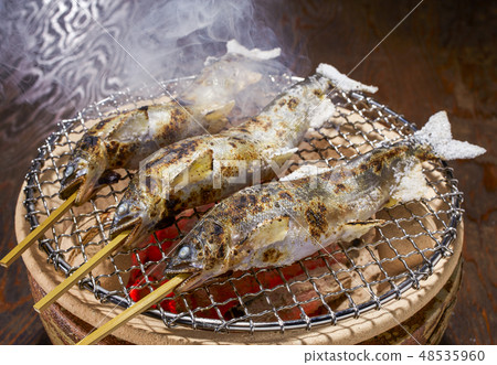 Salt-grilling of sweetfish - charcoal - charcoal 48535960