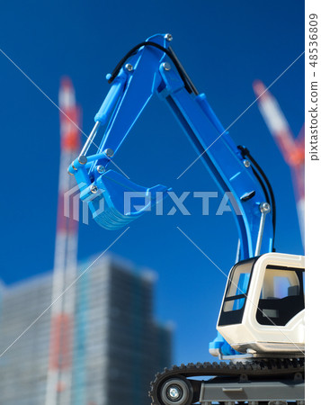 施工現場和挖掘機 48536809