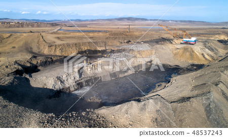 Coal mining in open pit 48537243