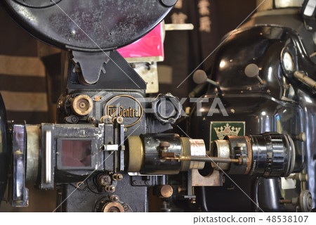 A projector used in the movie theater of Ikuno choppootigoya Showa 48538107