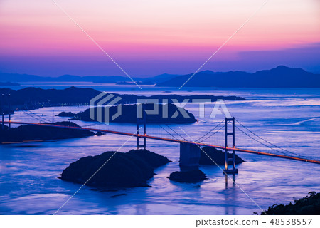 [瀨戶內島廣海道]日落時的鹿島海峽大橋 48538557