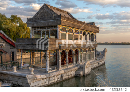 北京頤和園石舫 中国北京観光スポット Summer Palace in Beijing 頤和園清宴舫 北京頤和園石舫 中国北京観光スポット Summer Palace in Beijing 頤和園清宴舫 48538842