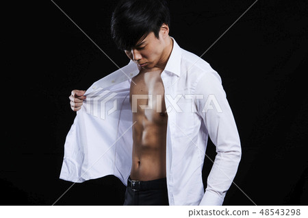 男肌肉襯衫 48543298