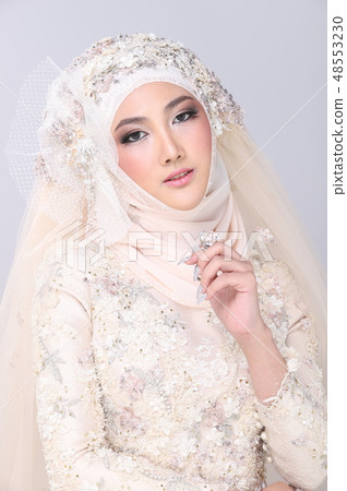 muslim arabic bride in Lace Bead wedding dress muslim arabic bride in Lace Bead wedding dress 48553230