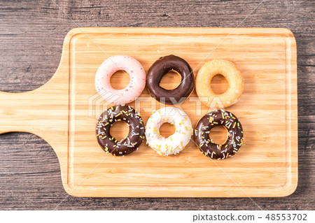 Donuts on a white background.甜甜圈,甜點,點心,下午茶,cake 48553702