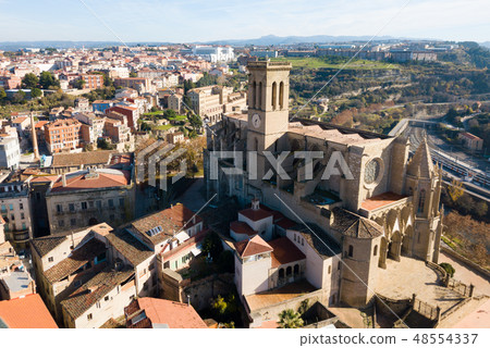 Above view Collegiate Basilica of Santa Maria in Manresa, Spain Above view Collegiate Basilica of Santa Maria in Manresa, Spain 48554337