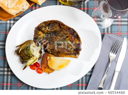 Baked head of lamb Baked head of lamb 48554480