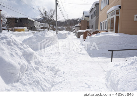 Residential area of heavy snow area (sidewalk) Residential area of heavy snow area (sidewalk) 48563846