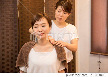 A woman receiving accommodation A woman receiving accommodation 48564809