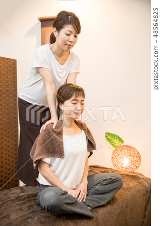 A woman receiving accommodation A woman receiving accommodation 48564825