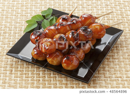 Mitarashi dumpling  48564896