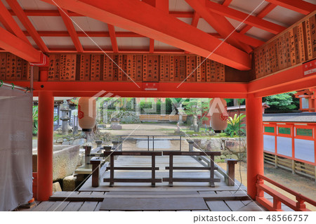 long corridor at the Itsukushima Shrine long corridor at the Itsukushima Shrine 48566757